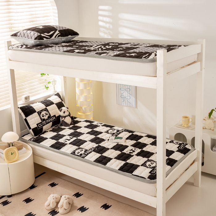 91家纺网 家纺一手货源 找家纺 宅部落 2025新款学生宿舍牛奶绒床垫保暖床褥子夹棉加厚印花床护垫 熊猫格