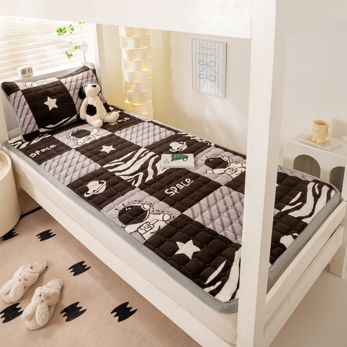 91家纺网 家纺一手货源 找家纺 宅部落 2025新款学生宿舍牛奶绒床垫保暖床褥子夹棉加厚印花床护垫 梦空间