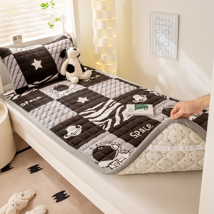 91家纺网 家纺一手货源 找家纺 宅部落 2025新款学生宿舍牛奶绒床垫保暖床褥子夹棉加厚印花床护垫 梦空间