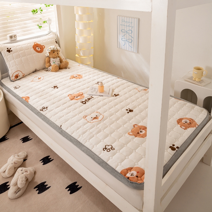 91家纺网 家纺一手货源 找家纺 宅部落 2025新款学生宿舍牛奶绒床垫保暖床褥子夹棉加厚印花床护垫 熊的脚印