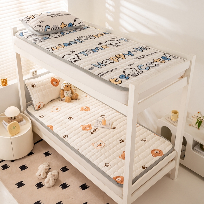 91家纺网 家纺一手货源 找家纺 宅部落 2025新款学生宿舍牛奶绒床垫保暖床褥子夹棉加厚印花床护垫 熊的脚印