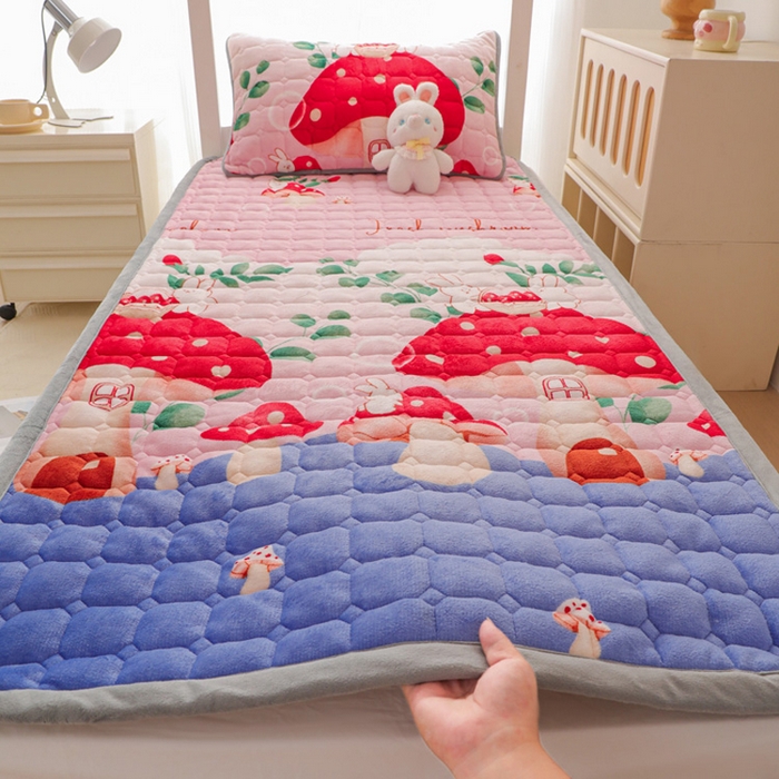 91家纺网 家纺一手货源 找家纺 宅部落 2025新款学生宿舍牛奶绒床垫保暖床褥子夹棉加厚印花床护垫 蘑菇小兔