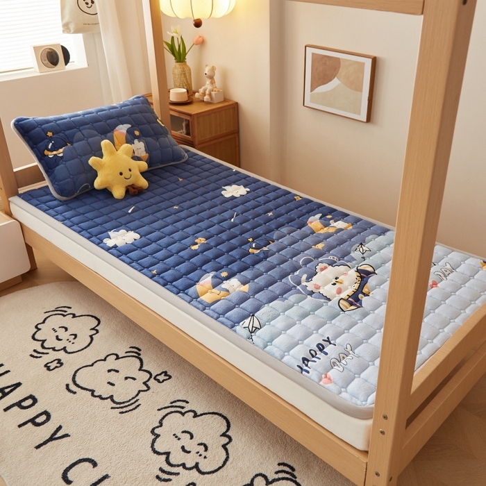 91家纺网 家纺一手货源 找家纺 奇丝雅 2025新款A类牛奶绒床褥床垫家用学生宿舍上下铺寝室软垫床护垫夹棉褥子-学生床套件 月亮熊