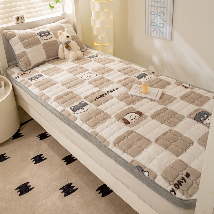 91家纺网 家纺一手货源 找家纺 宅部落 2025新款学生宿舍牛奶绒床垫保暖床褥子夹棉加厚印花床护垫 享受生活