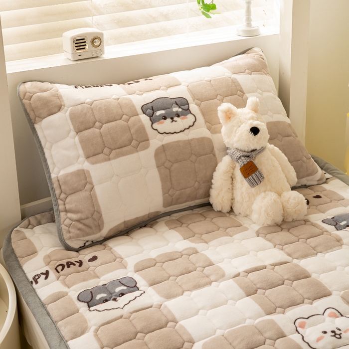 91家纺网 家纺一手货源 找家纺 宅部落 2025新款学生宿舍牛奶绒床垫保暖床褥子夹棉加厚印花床护垫 享受生活