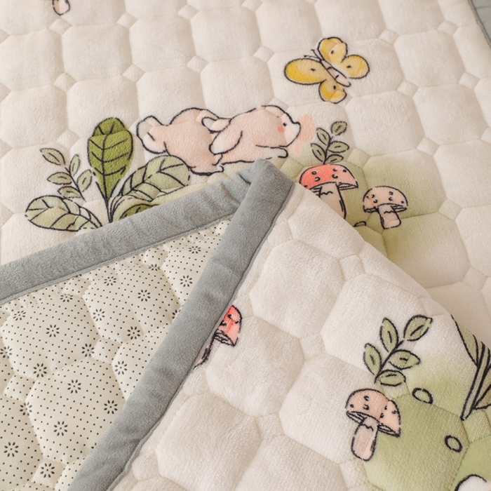 91家纺网 家纺一手货源 找家纺 宅部落 2025新款学生宿舍牛奶绒床垫保暖床褥子夹棉加厚印花床护垫 花丛小兔