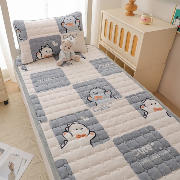 91家纺网 家纺一手货源 找家纺 宅部落 2025新款学生宿舍牛奶绒床垫保暖床褥子夹棉加厚印花床护垫 小恐龙