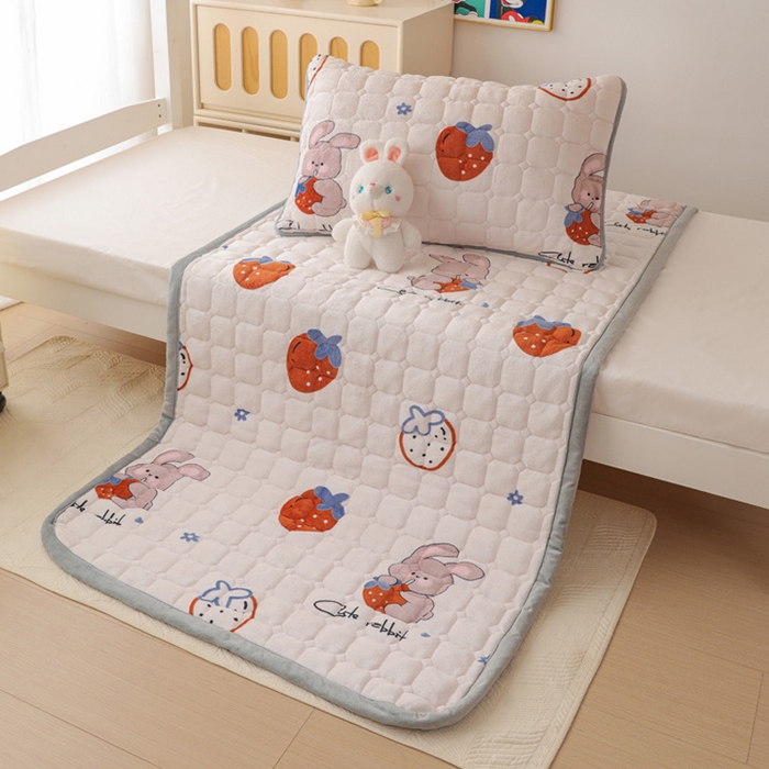 91家纺网 家纺一手货源 找家纺 宅部落 2025新款学生宿舍牛奶绒床垫保暖床褥子夹棉加厚印花床护垫 草莓兔