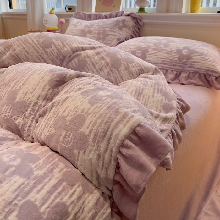 91家纺网 家纺一手货源 找家纺 （总）忆生活家纺 2025新款秋冬韩版公主风5D立体雕花牛奶绒四件套