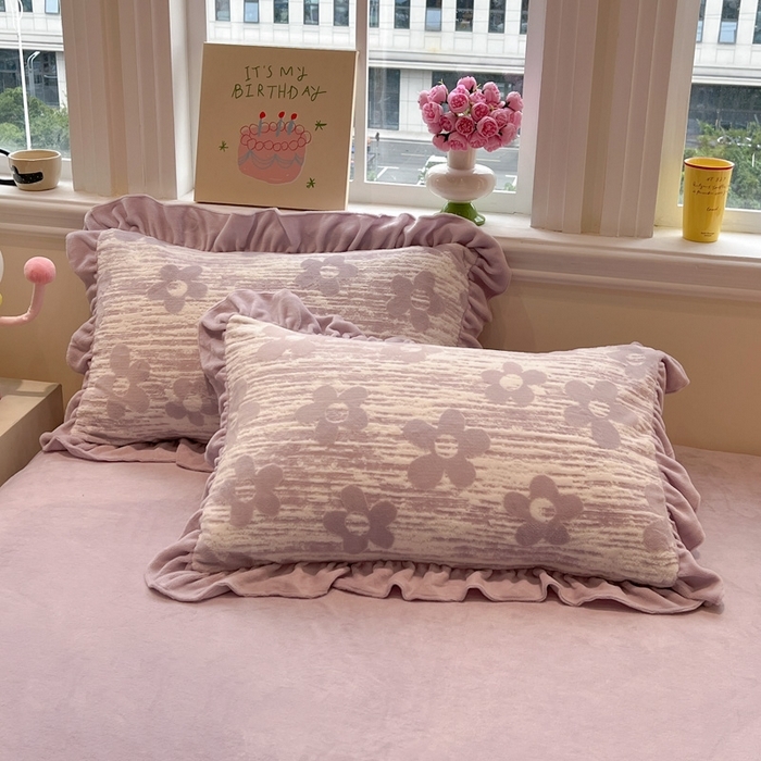 91家纺网 家纺一手货源 找家纺 （总）忆生活家纺 2025新款秋冬韩版公主风5D立体雕花牛奶绒四件套