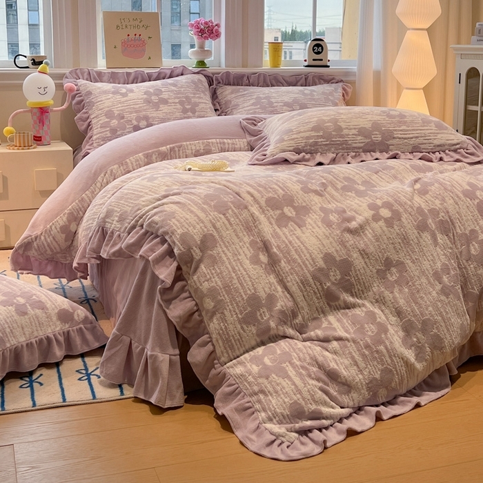 91家纺网 家纺一手货源 找家纺 （总）忆生活家纺 2025新款秋冬韩版公主风5D立体雕花牛奶绒四件套