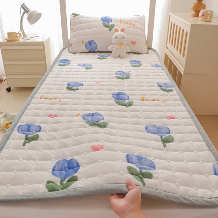 91家纺网 家纺一手货源 找家纺 宅部落 2025新款学生宿舍牛奶绒床垫保暖床褥子夹棉加厚印花床护垫 兰兰花