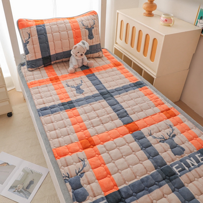 91家纺网 家纺一手货源 找家纺 宅部落 2025新款学生宿舍牛奶绒床垫保暖床褥子夹棉加厚印花床护垫 英伦时尚