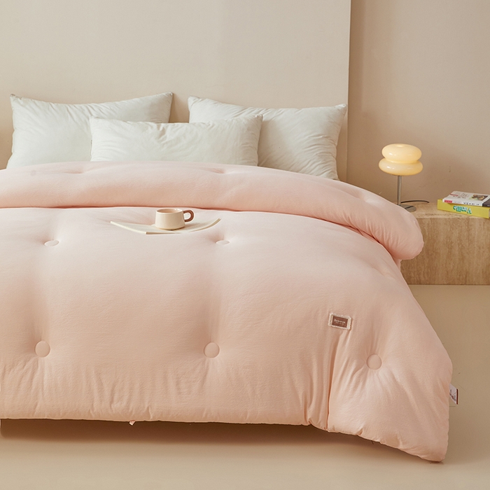 91家纺网 家纺一手货源 找家纺 寐居家纺 2025新款亲肤纸感棉被子被芯 纸感棉-细条粉