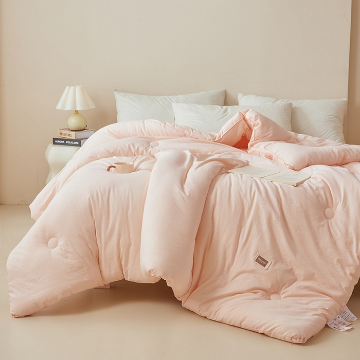 91家纺网 家纺一手货源 找家纺 寐居家纺 2025新款亲肤纸感棉被子被芯 纸感棉-细条粉