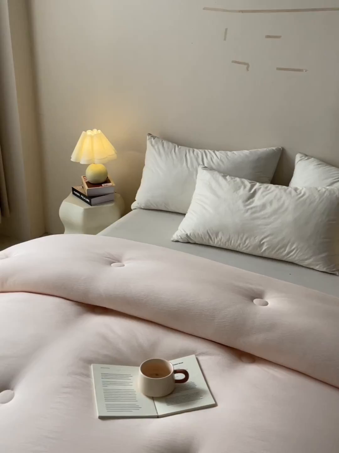 91家纺网 家纺一手货源 找家纺 寐居家纺 2025新款亲肤纸感棉被子被芯 纸感棉-细条粉