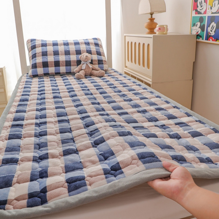 91家纺网 家纺一手货源 找家纺 宅部落 2025新款学生宿舍牛奶绒床垫保暖床褥子夹棉加厚印花床护垫 魔法格