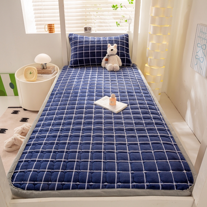 91家纺网 家纺一手货源 找家纺 宅部落 2025新款学生宿舍牛奶绒床垫保暖床褥子夹棉加厚印花床护垫 蓝调