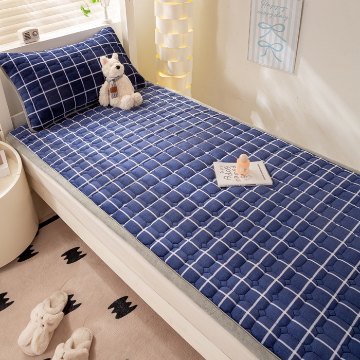 91家纺网 家纺一手货源 找家纺 宅部落 2025新款学生宿舍牛奶绒床垫保暖床褥子夹棉加厚印花床护垫 蓝调