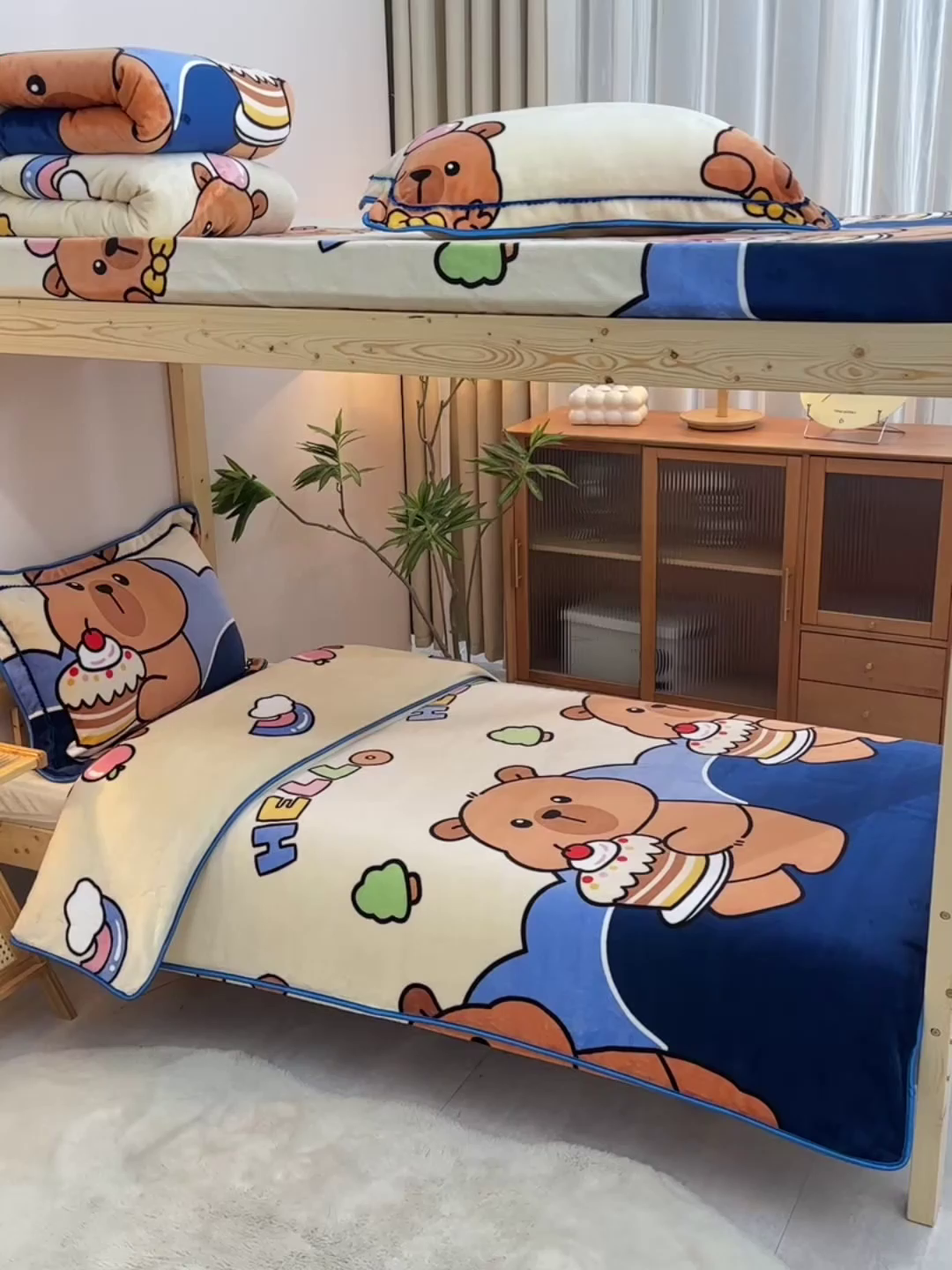 91家纺网 家纺一手货源 找家纺 居尚2025直播爆款高克重印花牛奶绒法莱绒学生三件套 嘟嘟熊