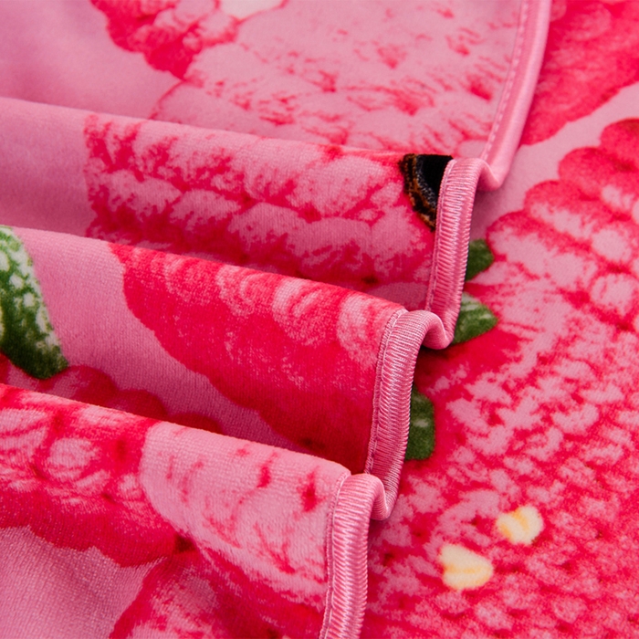 91家纺网 家纺一手货源 找家纺 居尚2025直播爆款高克重印花牛奶绒法莱绒学生三件套 草莓熊