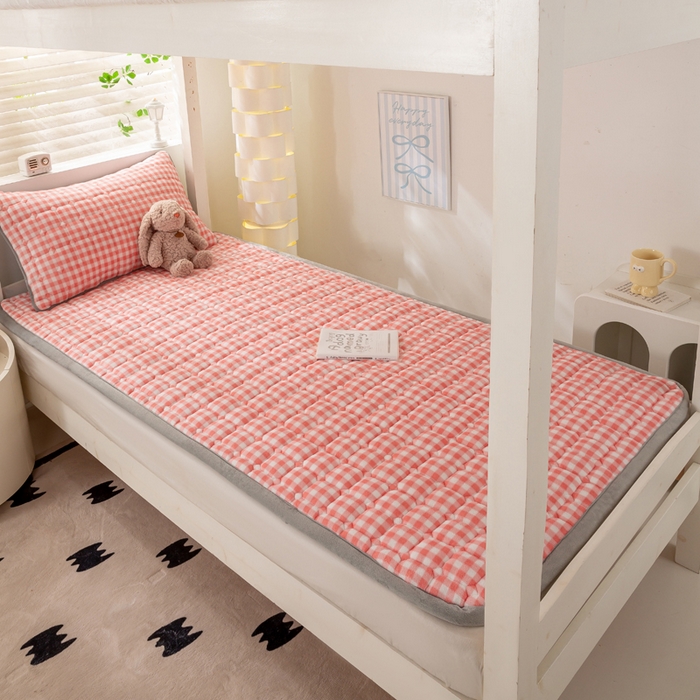 91家纺网 家纺一手货源 找家纺 宅部落 2025新款学生宿舍牛奶绒床垫保暖床褥子夹棉加厚印花床护垫 粉小格