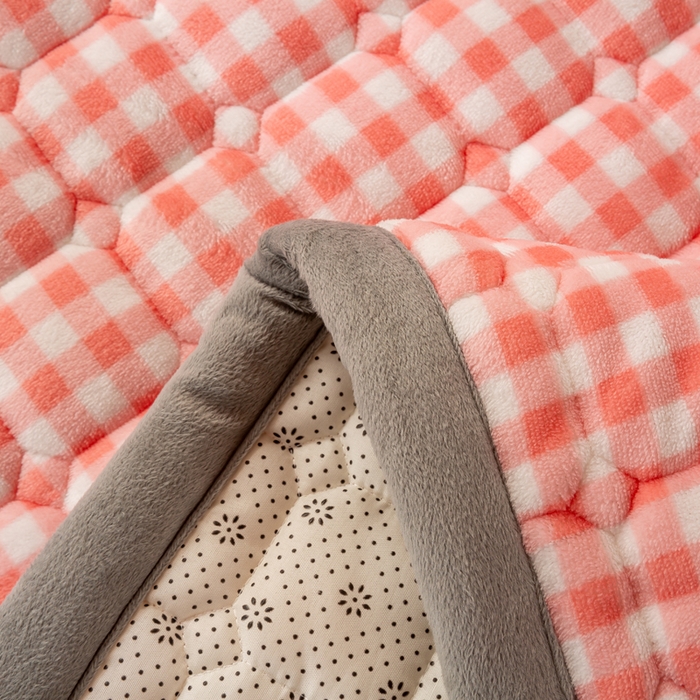 91家纺网 家纺一手货源 找家纺 宅部落 2025新款学生宿舍牛奶绒床垫保暖床褥子夹棉加厚印花床护垫 粉小格