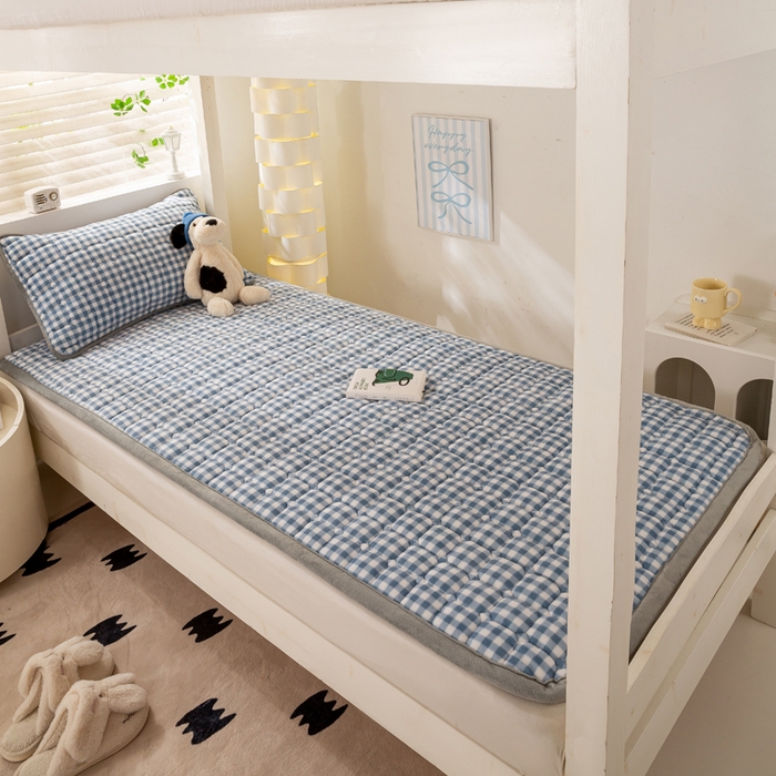 91家纺网 家纺一手货源 找家纺 宅部落 2025新款学生宿舍牛奶绒床垫保暖床褥子夹棉加厚印花床护垫 蓝小格