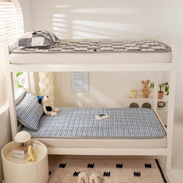 91家纺网 家纺一手货源 找家纺 宅部落 2025新款学生宿舍牛奶绒床垫保暖床褥子夹棉加厚印花床护垫 蓝小格