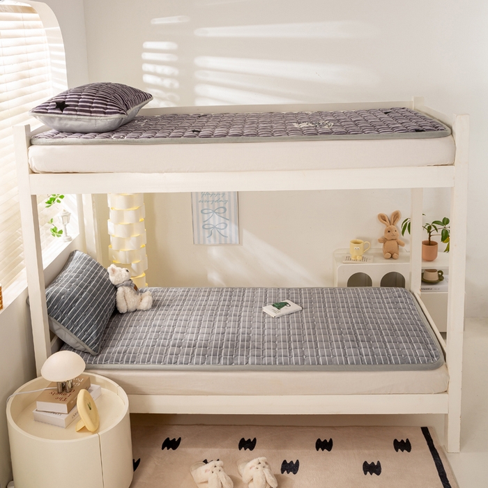 91家纺网 家纺一手货源 找家纺 宅部落 2025新款学生宿舍牛奶绒床垫保暖床褥子夹棉加厚印花床护垫 简约生活