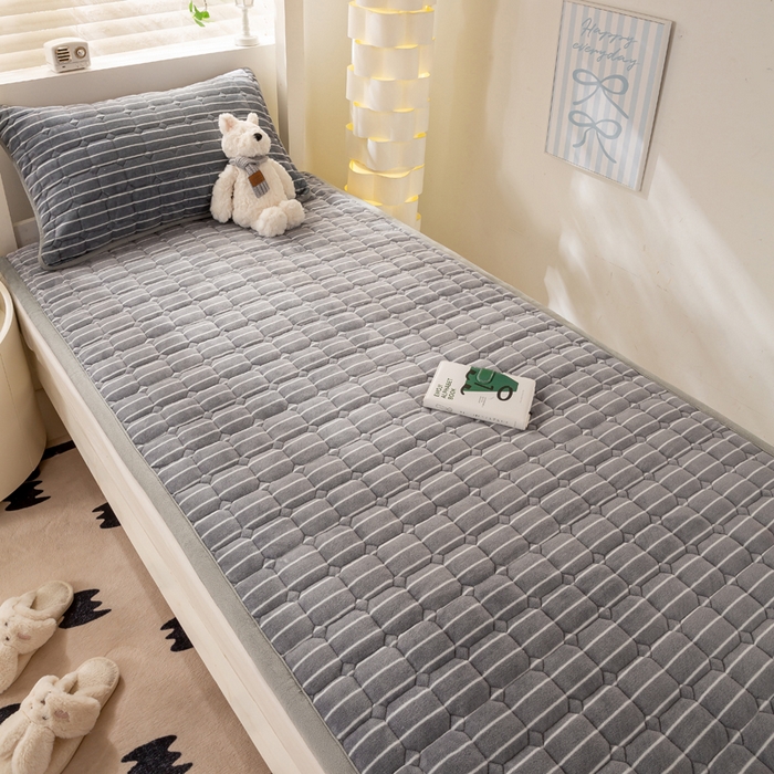 91家纺网 家纺一手货源 找家纺 宅部落 2025新款学生宿舍牛奶绒床垫保暖床褥子夹棉加厚印花床护垫 简约生活