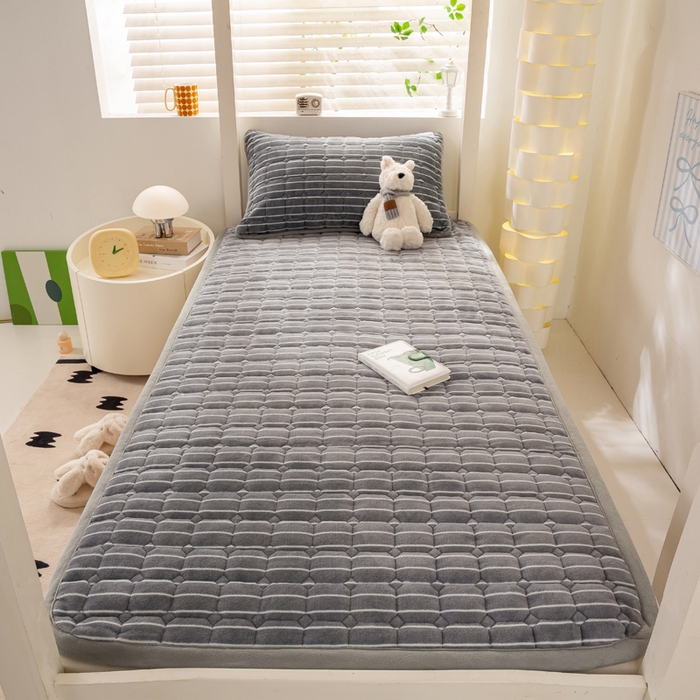 91家纺网 家纺一手货源 找家纺 宅部落 2025新款学生宿舍牛奶绒床垫保暖床褥子夹棉加厚印花床护垫 简约生活