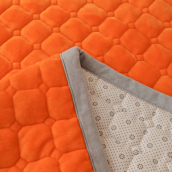 91家纺网 家纺一手货源 找家纺 宅部落 2025新款学生宿舍牛奶绒床垫保暖床褥子夹棉加厚印花床护垫 熔岩橙