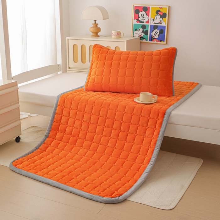 91家纺网 家纺一手货源 找家纺 宅部落 2025新款学生宿舍牛奶绒床垫保暖床褥子夹棉加厚印花床护垫 熔岩橙