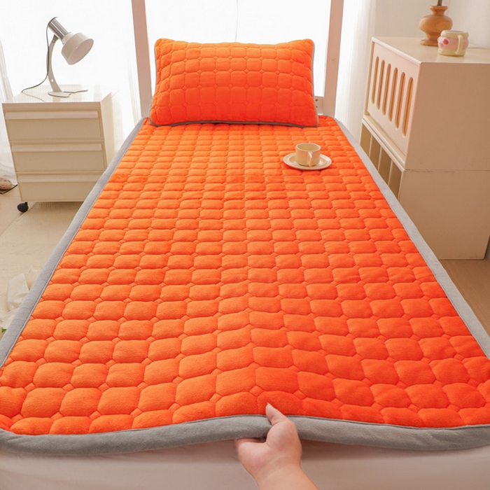 91家纺网 家纺一手货源 找家纺 宅部落 2025新款学生宿舍牛奶绒床垫保暖床褥子夹棉加厚印花床护垫 熔岩橙