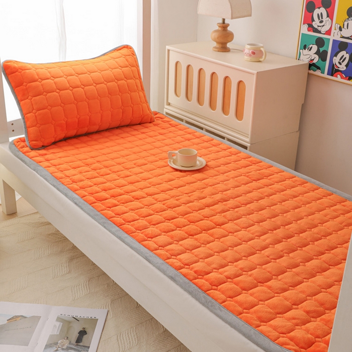 91家纺网 家纺一手货源 找家纺 宅部落 2025新款学生宿舍牛奶绒床垫保暖床褥子夹棉加厚印花床护垫 熔岩橙