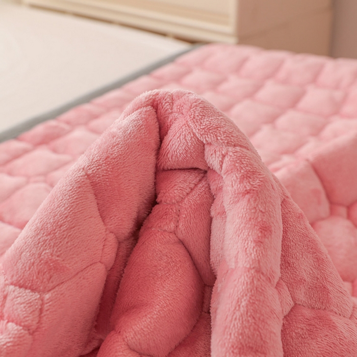 91家纺网 家纺一手货源 找家纺 宅部落 2025新款学生宿舍牛奶绒床垫保暖床褥子夹棉加厚印花床护垫 粉色