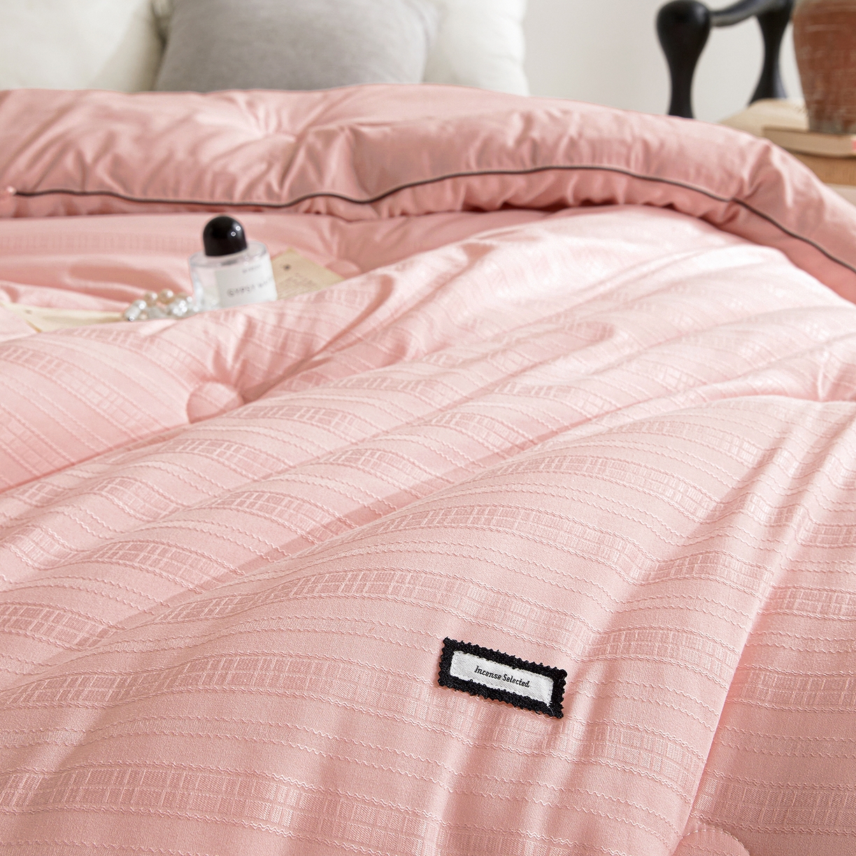 91家纺网 家纺一手货源 找家纺 寐居家纺 2025新款亲肤华夫格被子被芯 华夫格-藕粉