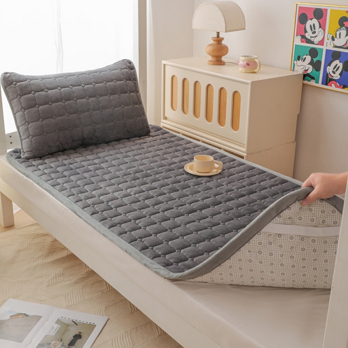 91家纺网 家纺一手货源 找家纺 宅部落 2025新款学生宿舍牛奶绒床垫保暖床褥子夹棉加厚印花床护垫 灰色