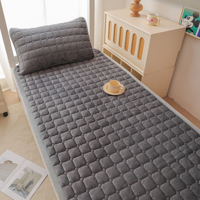 91家纺网 家纺一手货源 找家纺 宅部落 2025新款学生宿舍牛奶绒床垫保暖床褥子夹棉加厚印花床护垫 灰色