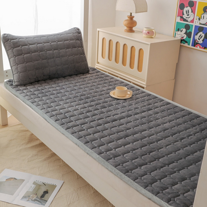 91家纺网 家纺一手货源 找家纺 宅部落 2025新款学生宿舍牛奶绒床垫保暖床褥子夹棉加厚印花床护垫 灰色