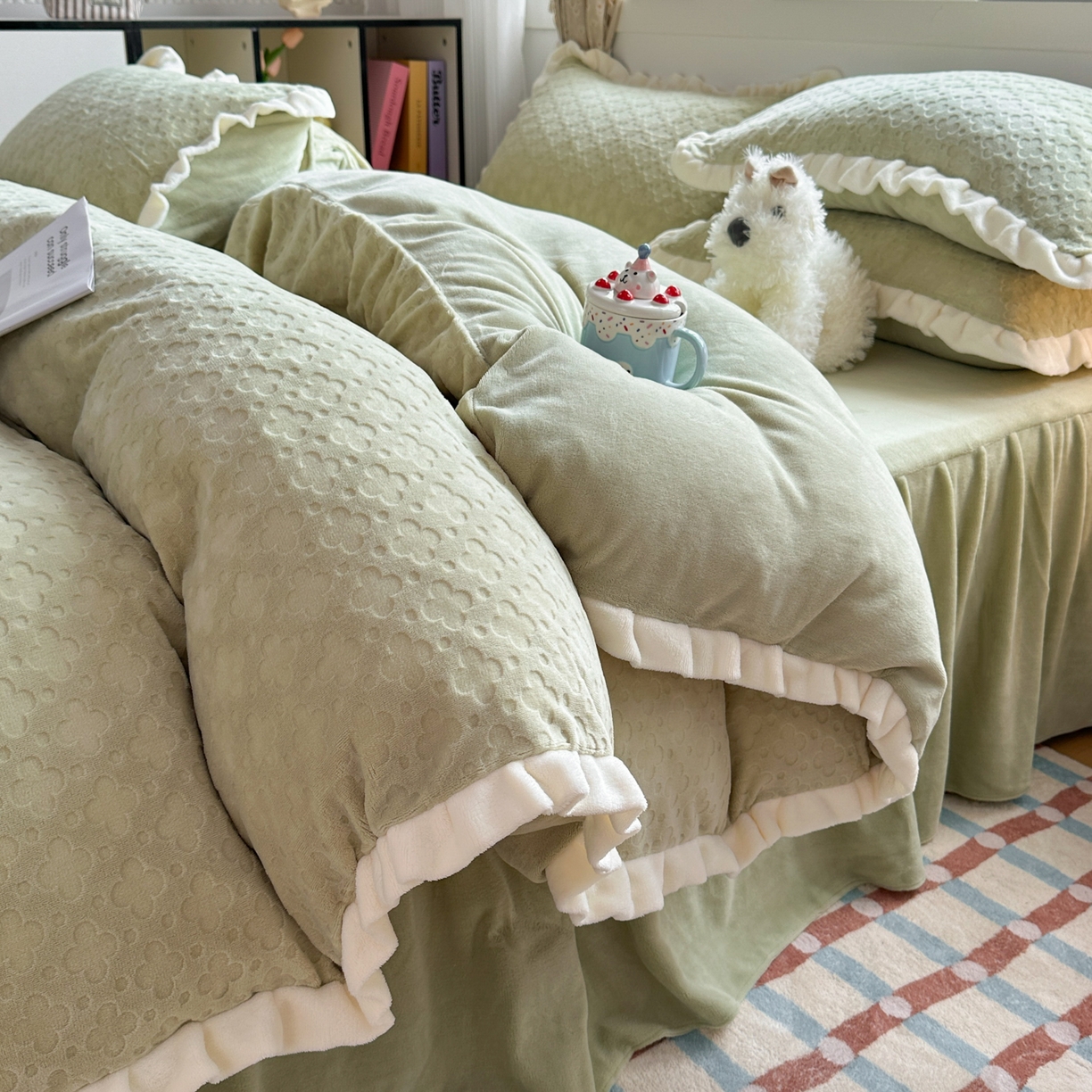 KA家纺 2025秋冬新款床裙款雕花牛奶绒四件套-繁花系列 繁花绿