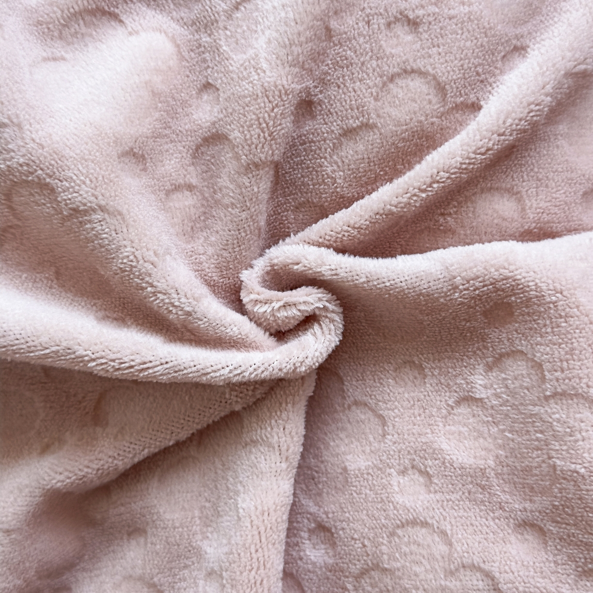 91家纺网 家纺一手货源 找家纺 KA家纺 2025秋冬新款床裙款雕花牛奶绒四件套-繁花系列 繁花粉