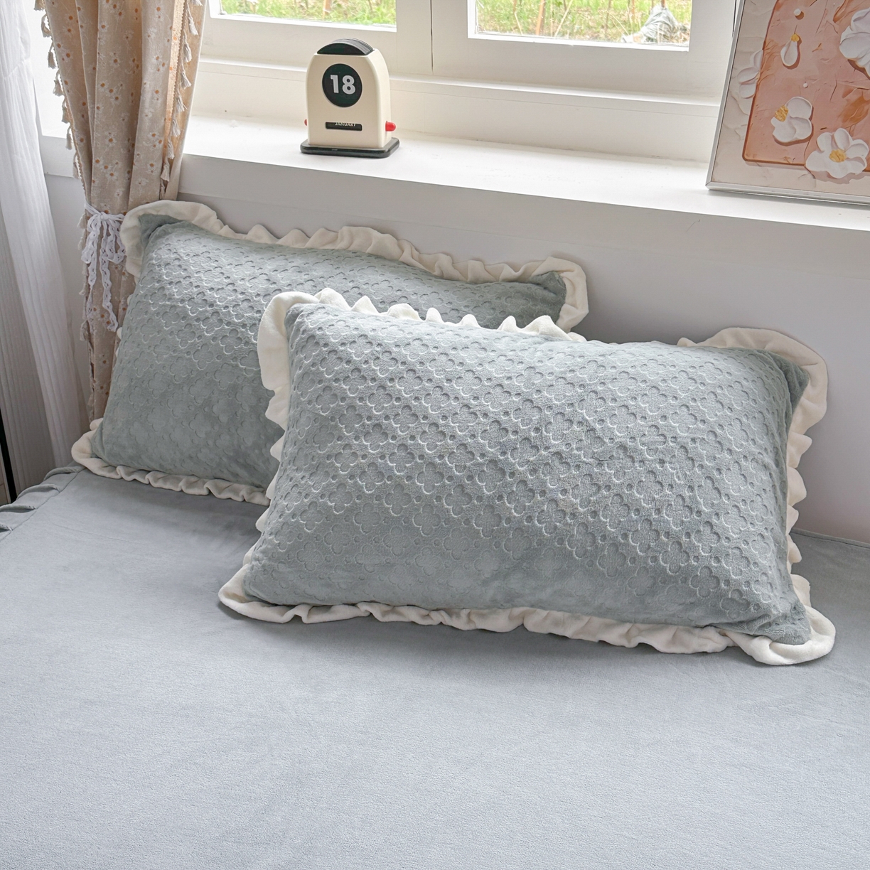 91家纺网 家纺一手货源 找家纺 KA家纺 2025秋冬新款床裙款雕花牛奶绒四件套-繁花系列 繁花蓝灰