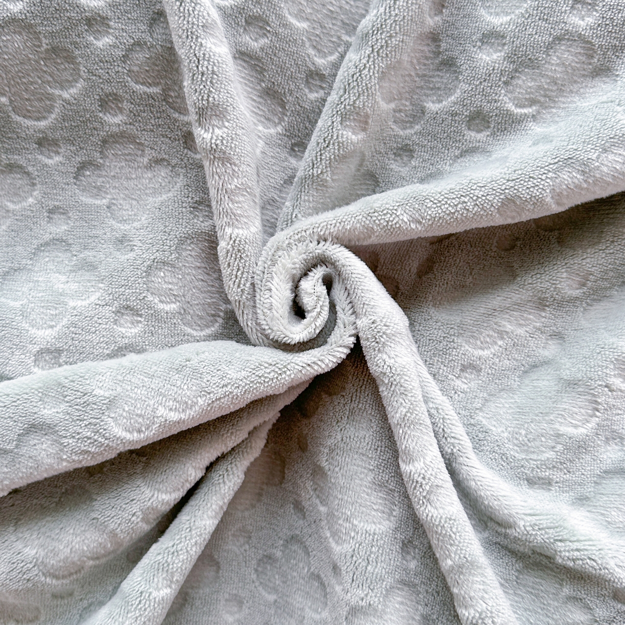 91家纺网 家纺一手货源 找家纺 KA家纺 2025秋冬新款床裙款雕花牛奶绒四件套-繁花系列 繁花蓝灰