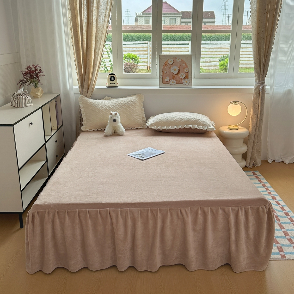 91家纺网 家纺一手货源 找家纺 KA家纺 2025秋冬新款床裙款雕花牛奶绒四件套-繁花系列 繁花奶白