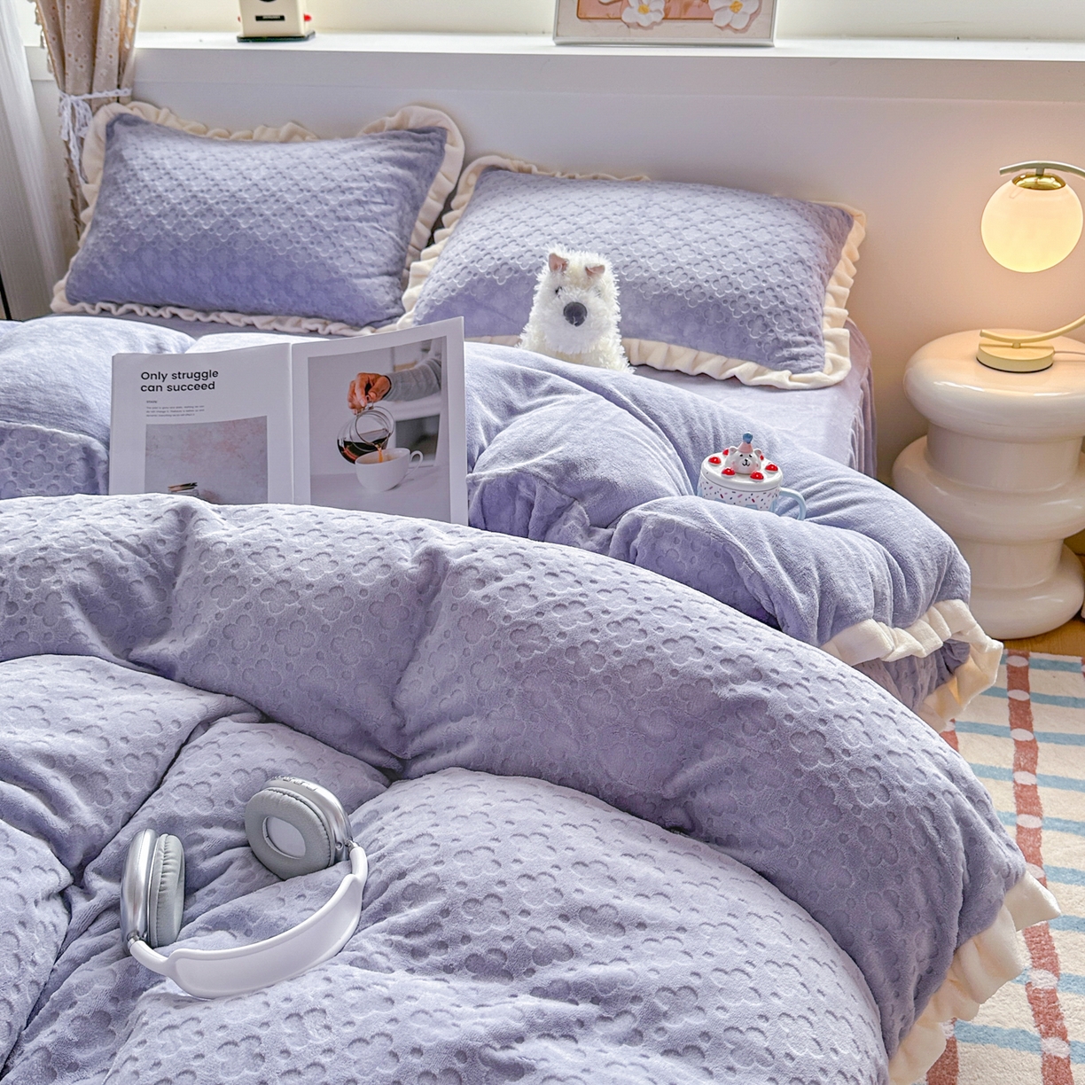 91家纺网 家纺一手货源 找家纺 KA家纺 2025秋冬新款床裙款雕花牛奶绒四件套-繁花系列 繁花紫