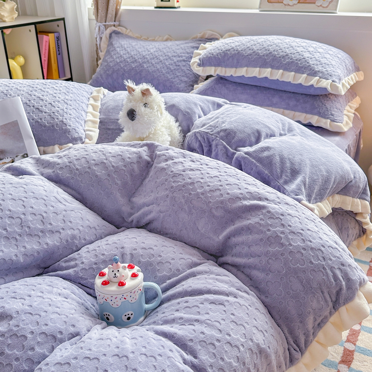 91家纺网 家纺一手货源 找家纺 KA家纺 2025秋冬新款床裙款雕花牛奶绒四件套-繁花系列 繁花紫