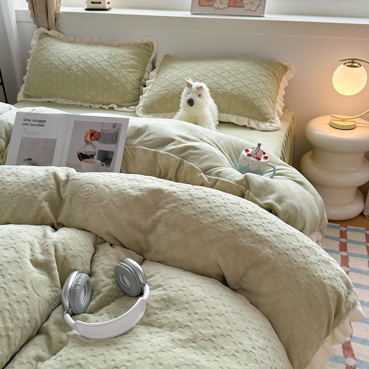 91家纺网 家纺一手货源 找家纺 （总）KA家纺 2025秋冬新款床裙款雕花牛奶绒四件套-繁花系列