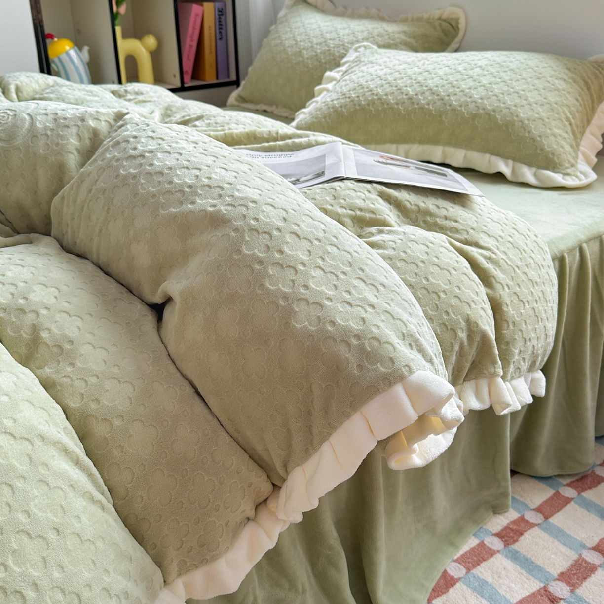 91家纺网 家纺一手货源 找家纺 （总）KA家纺 2025秋冬新款床裙款雕花牛奶绒四件套-繁花系列